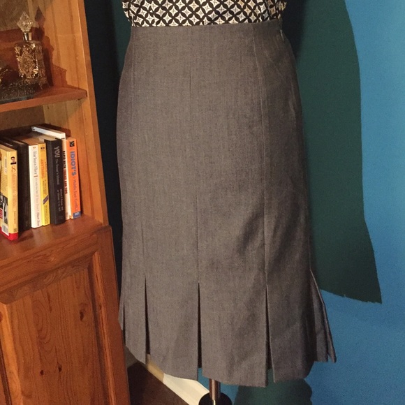 ✨SALE✨ Beautifully Tailored Gap Skirt Sz 4