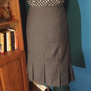 ✨SALE✨ Beautifully Tailored Gap Skirt Sz 4