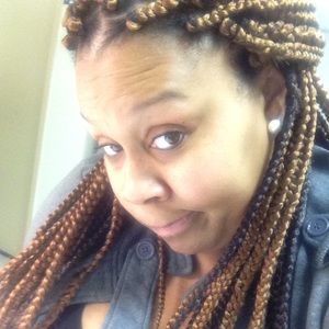 Meet your Posher, Monique