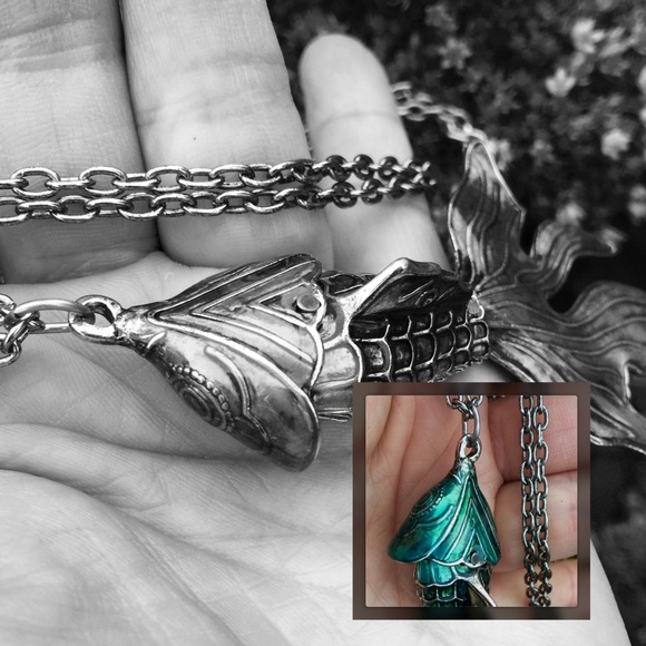SOLD in BUNDLE Teal Enamel Goldfish Pendant/Chain - Picture 4 of 4