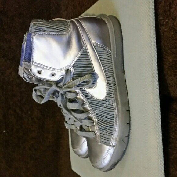 Nike High Tops - Picture 4 of 4
