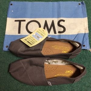 NWT TOMS size 10