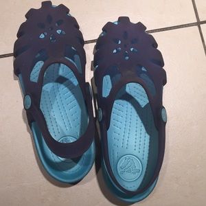 Girls crocs blue