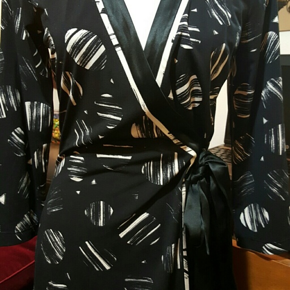 BCBG MAXAZRIA Wrap Around Dress - Picture 2 of 4