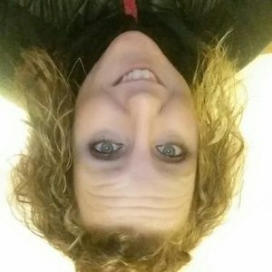 Meet your Posher, Briana