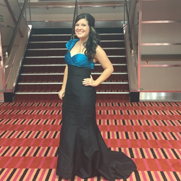 Meet your Posher, Tiffany - Picture 2 of 4