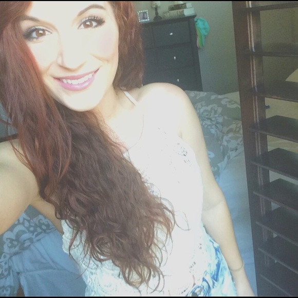 Meet Your Posher 💗 - Picture 2 of 4