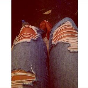 HIGH-waisted Hollister Ripped capris