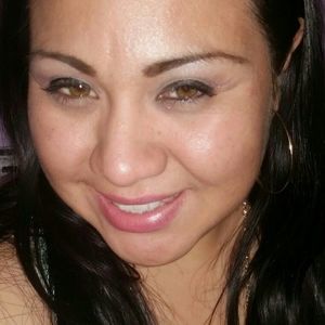 Meet your Posher, Lorie