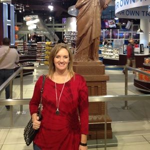 Meet your Posher, Denise