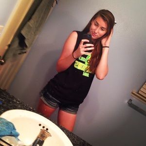 Meet your Posher, Hannah