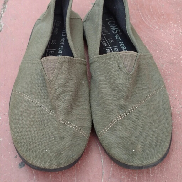 Olive green Toms