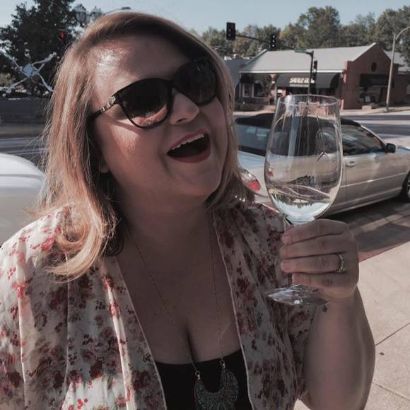Meet your Posher, Laura - Picture 1 of 1