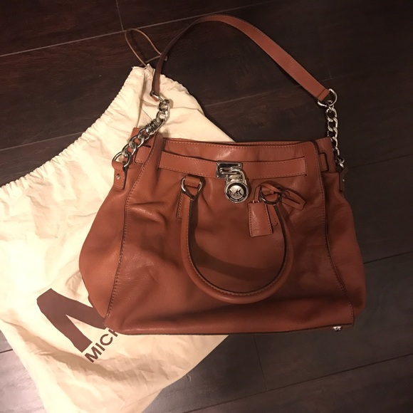 Michael Kors Hamilton Large Leather Tote - Picture 3 of 3