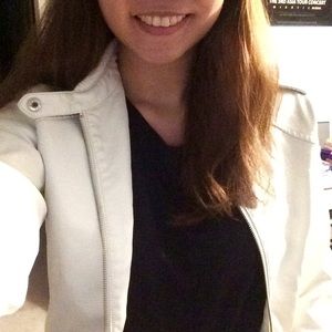 Forever21 women's white faux leather jacket