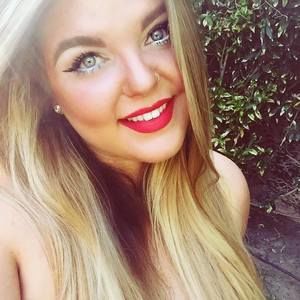 Meet your Posher, Katelyn