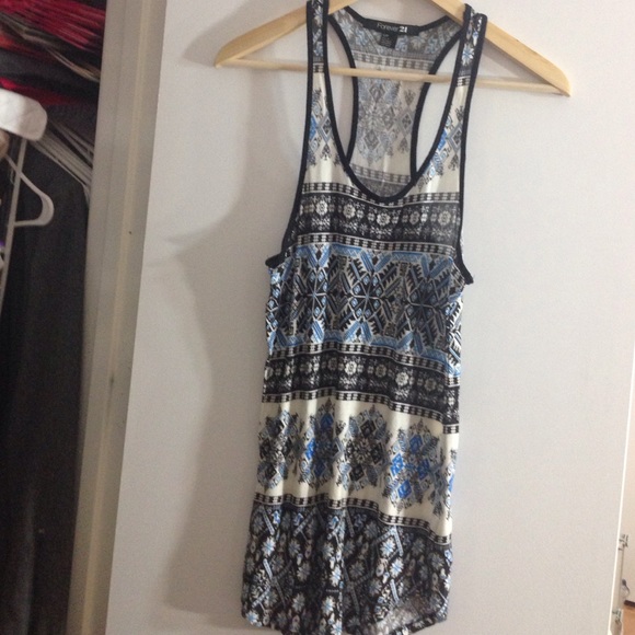 Patterned tank
