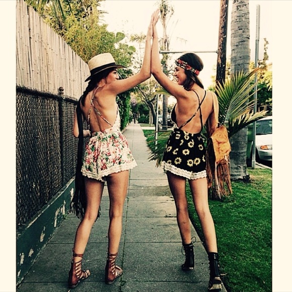 ❎SOLD❎ LF Floral Romper NWT! - Picture 3 of 5