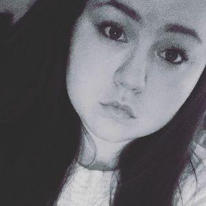 Meet your Posher, Michaela