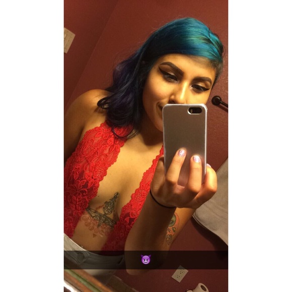 Meet your Posher, Kelly - Picture 2 of 3