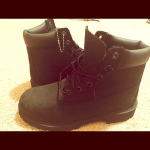 Black suede Timberlands boots youth 5.5