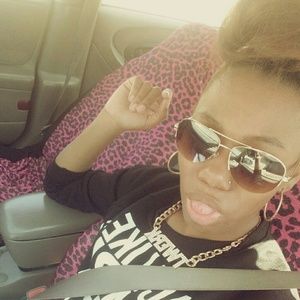 Meet your Posher, Donisha