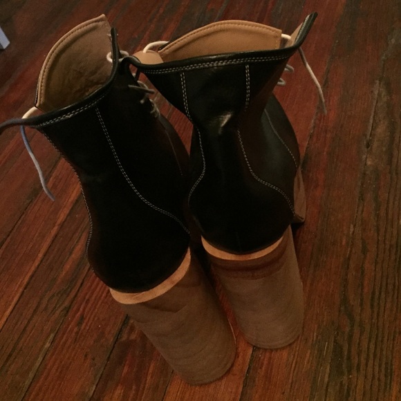 LAST CALL - Deandri Helga Black platforms - Picture 3 of 4