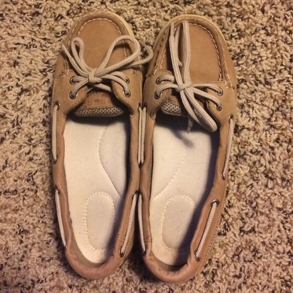Angelfish Tan Sperrys Excellent Condition