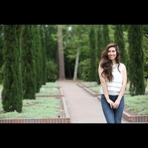 Meet your Posher, Amira