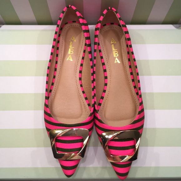 βSOLDβ ALBA Pink & Black Pointy Toe Flats - Picture 2 of 4