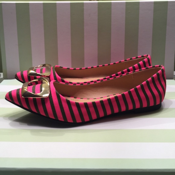 βSOLDβ ALBA Pink & Black Pointy Toe Flats - Picture 4 of 4