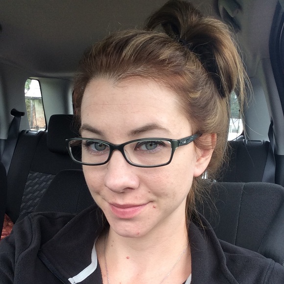 Meet your Posher, Jessica - Picture 1 of 1