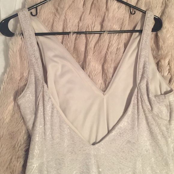 Beautiful velvet urban outfitters dress 💜 - Picture 4 of 4