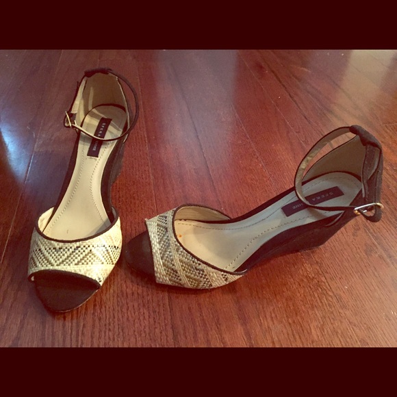 Beautiful tribal Sfera ankle strap.