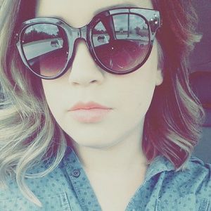 Meet your Posher, Alexa