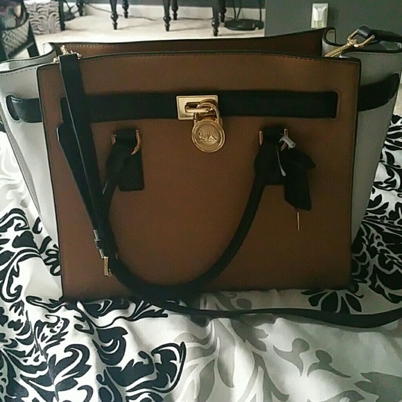 MICHAEL KORS HAMILTON TRAVELER