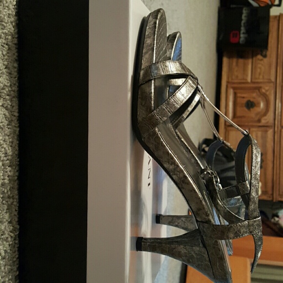 Sandals - Picture 2 of 3