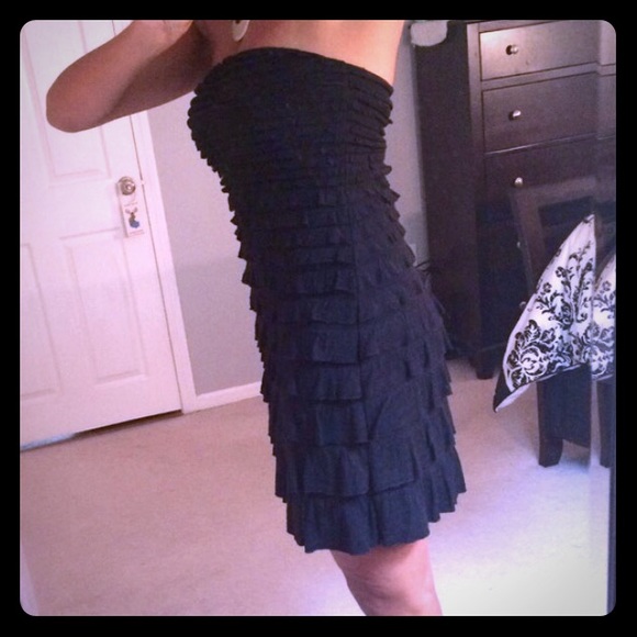 Express Dresses & Skirts - EXPRESS Black Ruffled Strapless Dress - Small