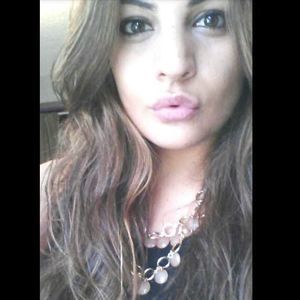 Meet your Posher, Gabriela