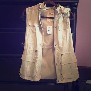 Khaki cargo vest