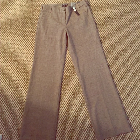 New with tags. The Limited Drew fit trousers.
