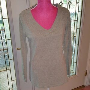 Long Sleeve V-neck tshirt