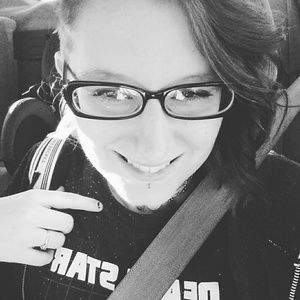 Meet your Posher, Crystal