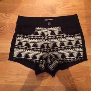 Black croshaided denim shorts