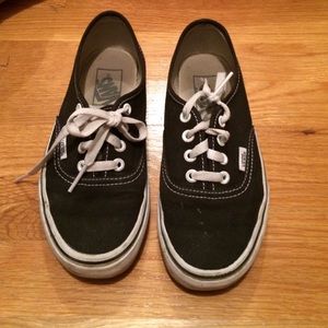 Black low top vans lace ups