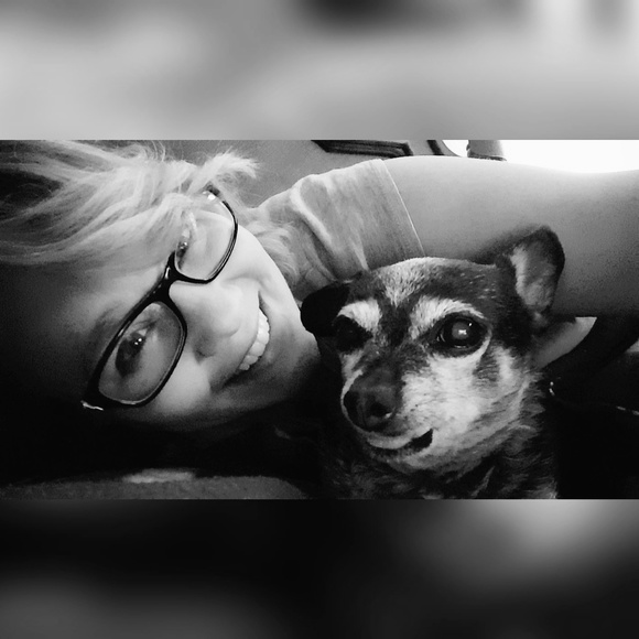 Meet your Posher, Laura - Picture 2 of 2