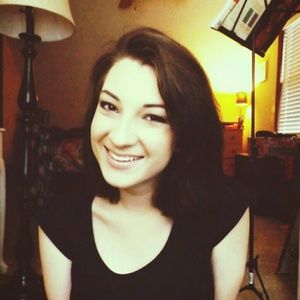 Meet your Posher, Kelli