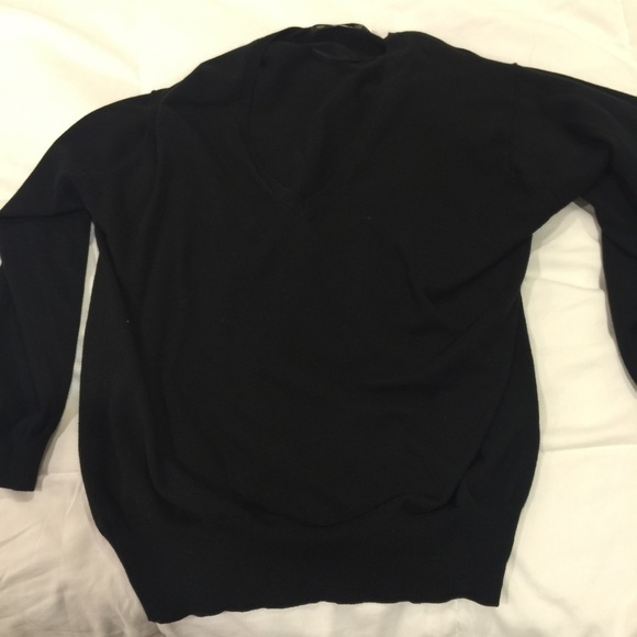Loose black Zara sweater