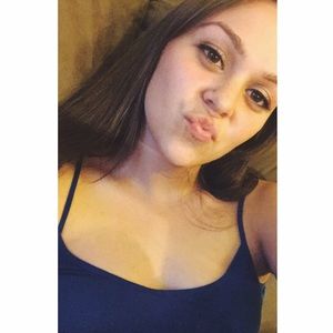 Meet your Posher, Olivia