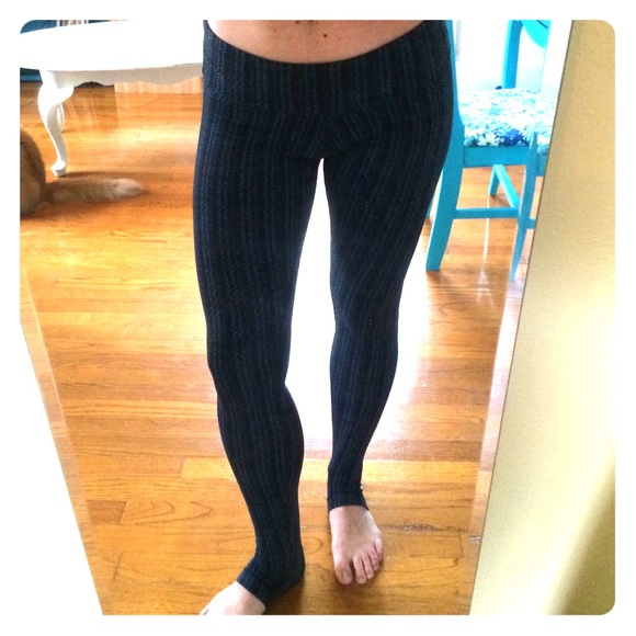 Blue striped lulu lemon pants sz 6